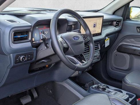 Used 2025 Ford Maverick Lobo image 10