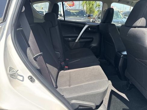 Used 2017 Toyota RAV4 XLE FWD image 11