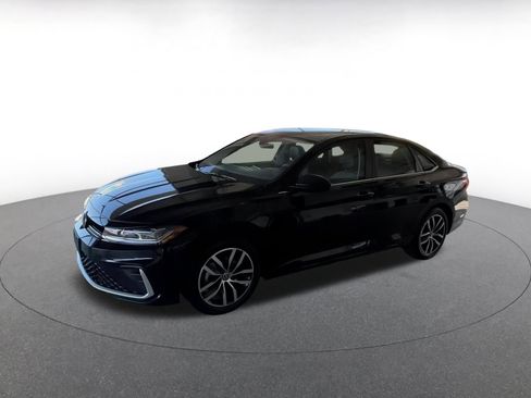 Used 2025 Volkswagen Jetta SE image 6