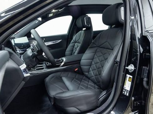 Certified 2025 BMW 740i xDrive AWD/4WD image 21
