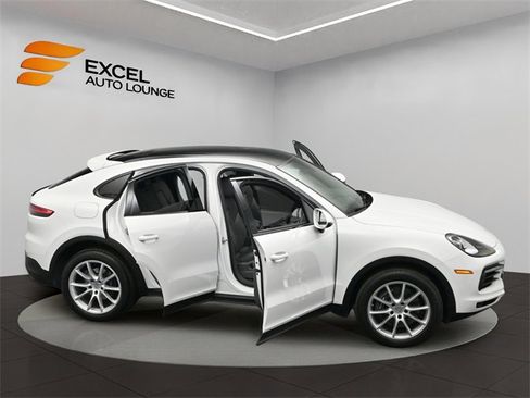 Used 2023 Porsche Cayenne Coupe image 61