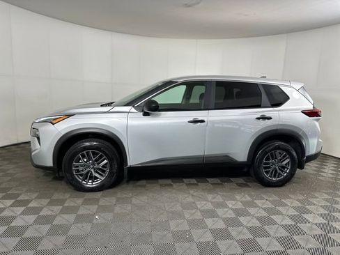 Certified 2025 Nissan Rogue S image 6