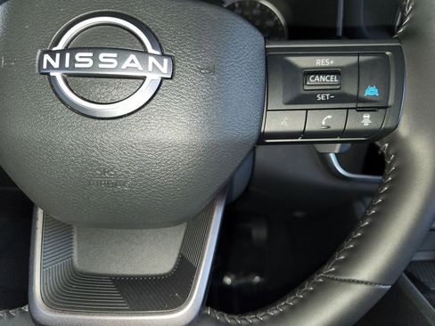 Used 2025 Nissan Rogue SV image 24