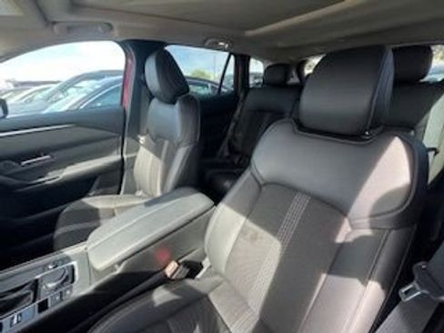 Used 2025 MAZDA CX-50 AWD 2.5 S w/ Premium Package image 5