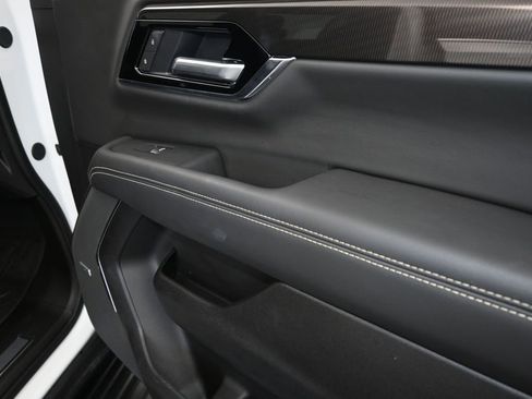 Used 2025 GMC Yukon Elevation w/ LPO, Elevation Black Package AWD/4WD image 24