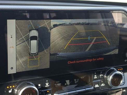 Certified 2025 Toyota Highlander Platinum image 13