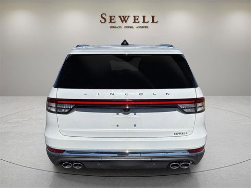 New 2025 Lincoln Aviator Reserve w/ Luxury Package image 4