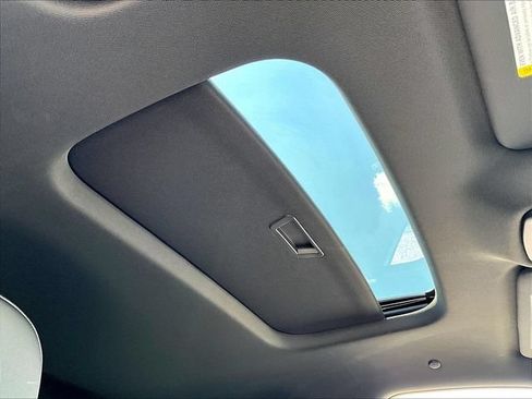 New 2026 Chevrolet Trax RS w/ Sunroof Package FWD image 28