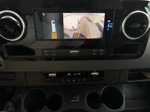 Used 2022 Mercedes-Benz Sprinter 4500 w/ Parking Package image 8