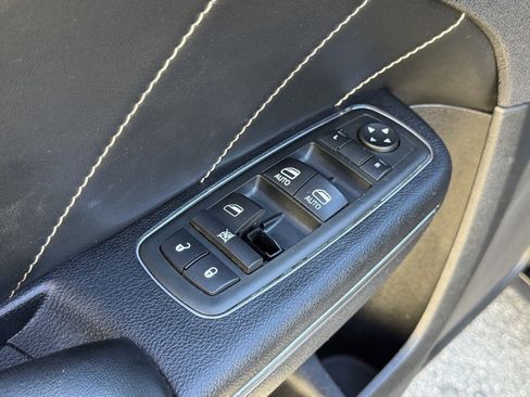 Used 2011 Dodge Charger R/T image 16