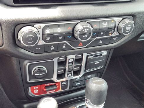 New 2026 Jeep Gladiator Sport AWD/4WD image 18