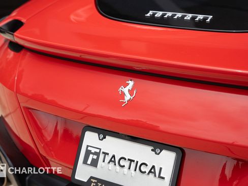 Used 2022 Ferrari Roma RWD image 17