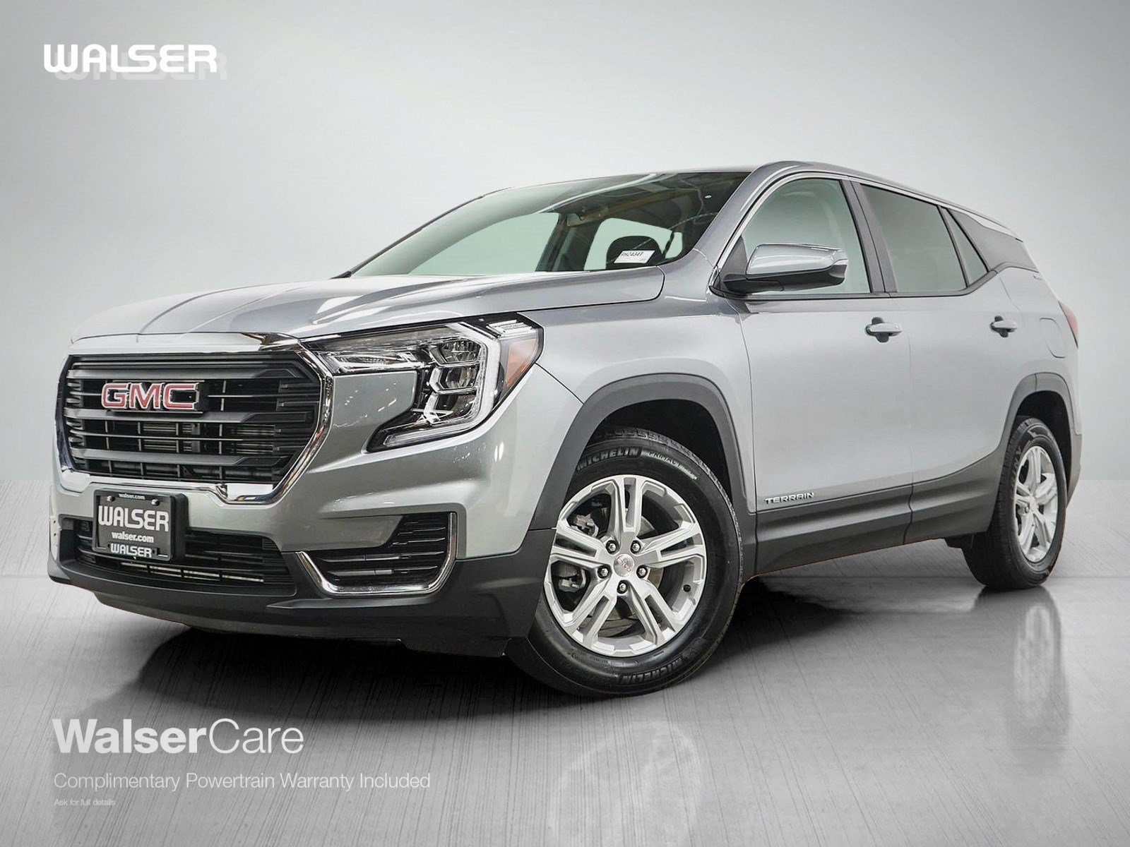 Used 2024 GMC Terrain SLE FWD image 1