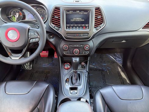 Used 2022 Jeep Cherokee Trailhawk w/ Sound & Nav Group image 18