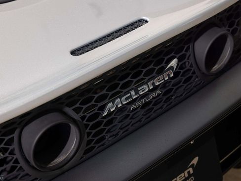 Used 2023 McLaren Artura image 28