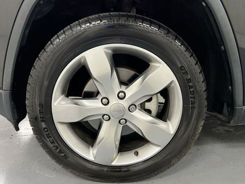 Used 2013 Jeep Grand Cherokee Limited w/ Luxury Group II image 26