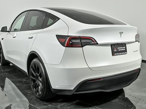 Used 2023 Tesla Model Y Long Range AWD/4WD image 7