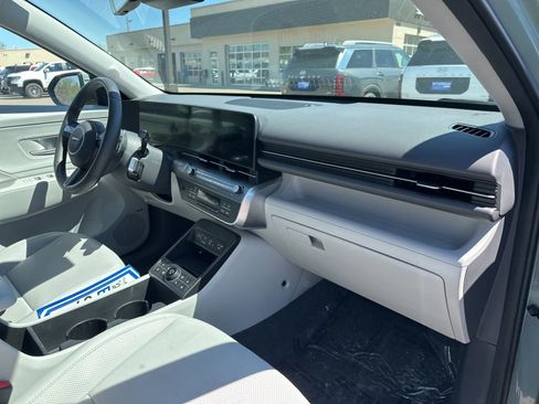 Used 2025 Hyundai Kona Limited AWD/4WD image 33
