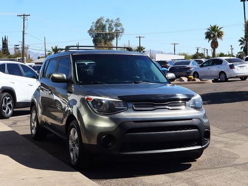 Used 2018 Kia Soul image 14