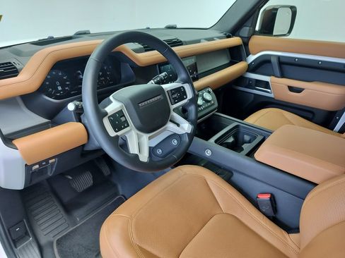 Used 2023 Land Rover Defender 110 SE AWD/4WD image 4