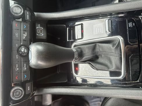 Used 2024 Jeep Compass Limited image 12