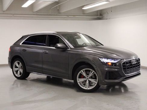 Used 2019 Audi Q8 Premium Plus w/ Premium Plus image 4