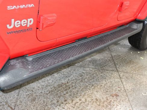 Used 2018 Jeep Wrangler Unlimited Sahara image 14