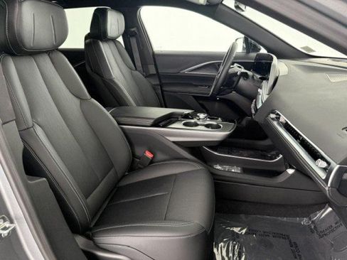 Used 2025 Cadillac Lyriq Luxury RWD image 18