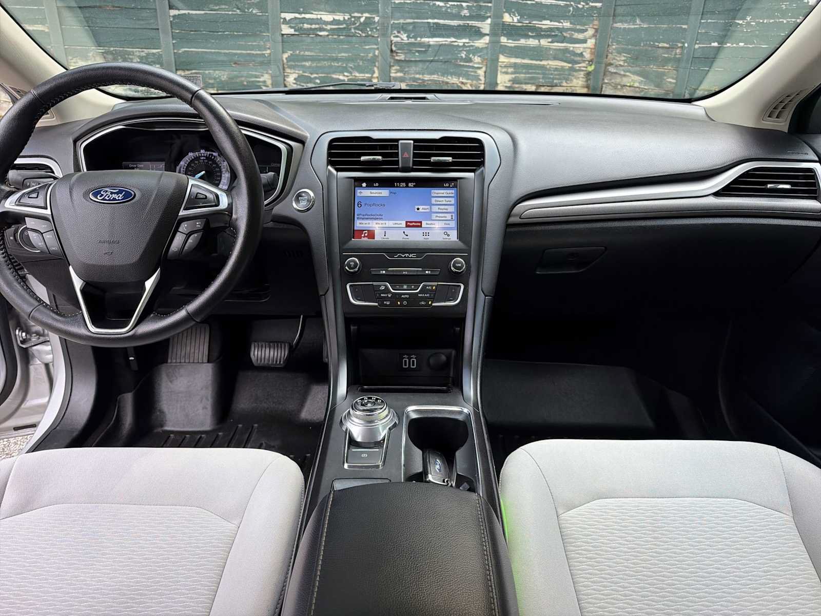 Used 2019 Ford Fusion SE w/ Equipment Group 151A FWD image 19
