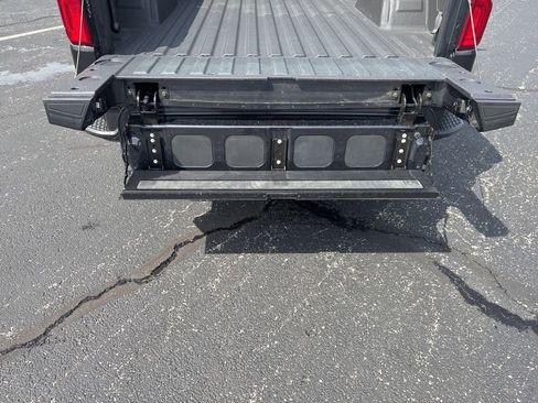 Used 2024 Chevrolet Silverado 1500 High Country w/ High Country Premium Package AWD/4WD image 22