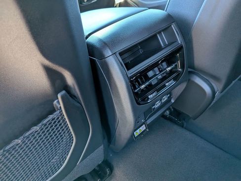 New 2025 Jeep Grand Cherokee Altitude image 31