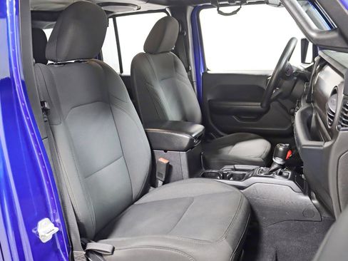 Used 2018 Jeep Wrangler Unlimited Sport image 25