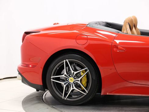 Used 2015 Ferrari California T image 66