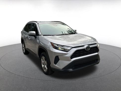 Used 2025 Toyota RAV4 XLE image 1