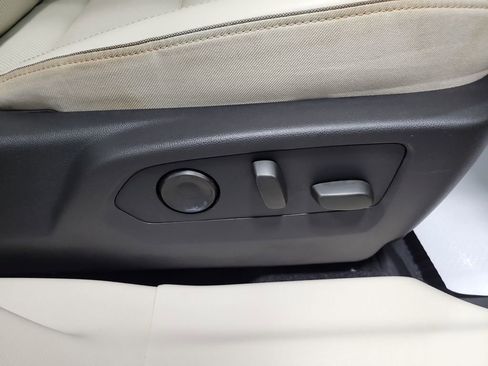 Used 2022 Buick Envision Essence w/ Safety Package image 21