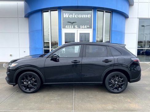 Used 2024 Honda HR-V Sport image 1