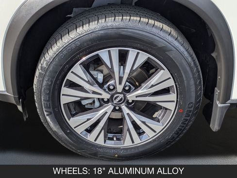 Used 2023 Nissan Rogue SV image 11