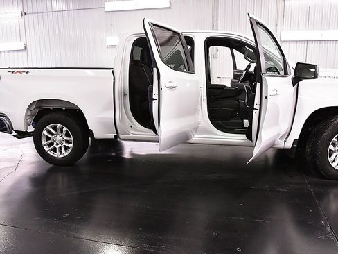 Used 2022 Chevrolet Silverado 1500 LT image 31