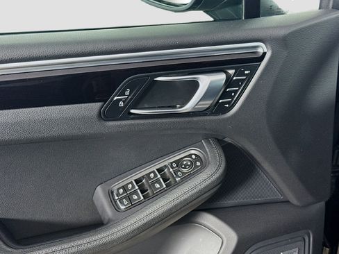 Used 2021 Porsche Macan S image 23