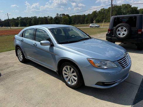 Used 2013 Chrysler 200 Touring w/ Cold Weather Group FWD image 5
