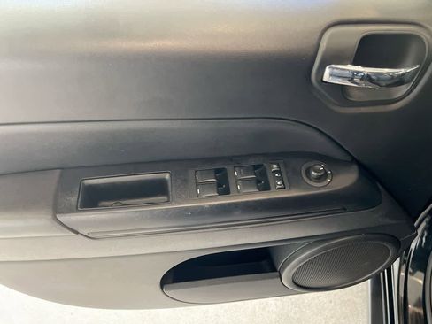 Used 2015 Jeep Compass Sport w/ Power Value Group image 13