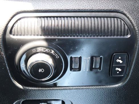 Used 2024 Jeep Wagoneer Series II w/ Flexible Seating Group AWD/4WD image 47