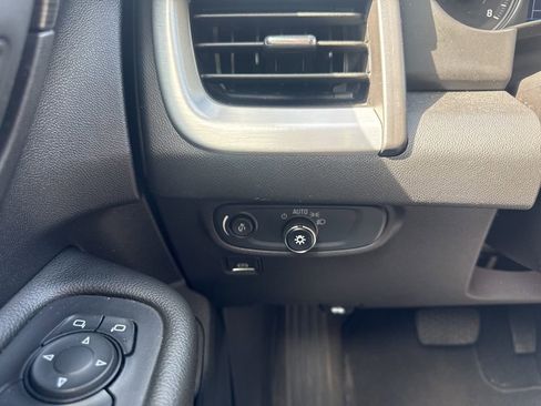 Used 2024 GMC Terrain SLE AWD/4WD image 14