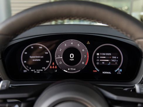 Certified 2025 Porsche Cayenne AWD/4WD image 27