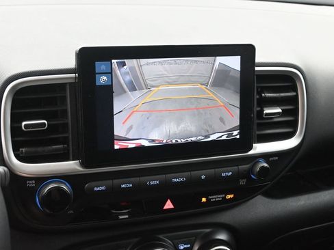 Certified 2023 Hyundai Venue SEL FWD image 17