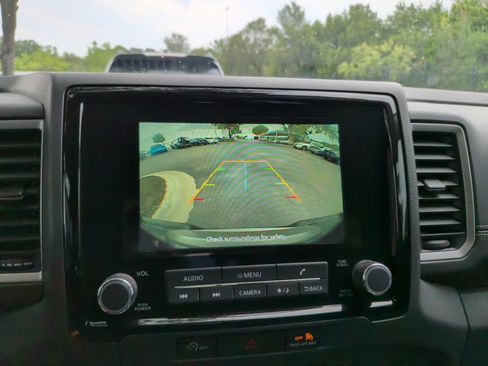 Used 2024 Nissan Frontier SV w/ SV Convenience Package RWD image 15