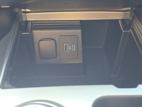 Used 2020 Ford Explorer XLT AWD/4WD image 30