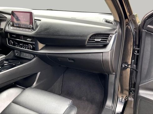 Used 2025 Nissan Rogue SV w/ SV Premium Package FWD image 19