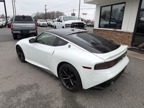 Used 2024 Nissan Z Performance w/ Floor Mat Package image 5
