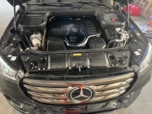 Used 2024 Mercedes-Benz GLS 450 4MATIC image 17